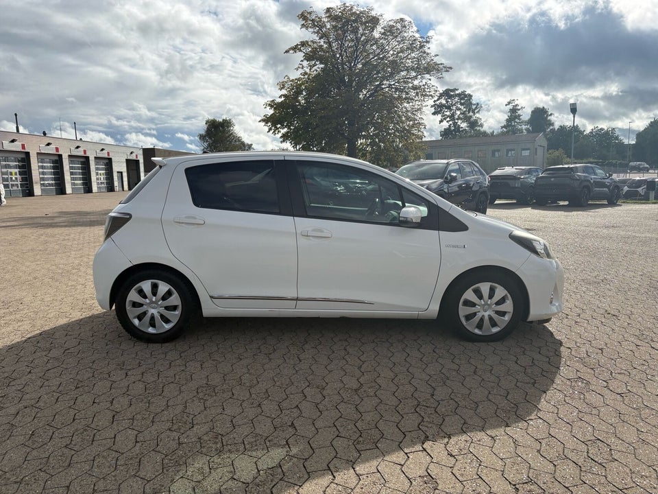 Toyota Yaris 1,5 Hybrid H3 Touch CVT 5d