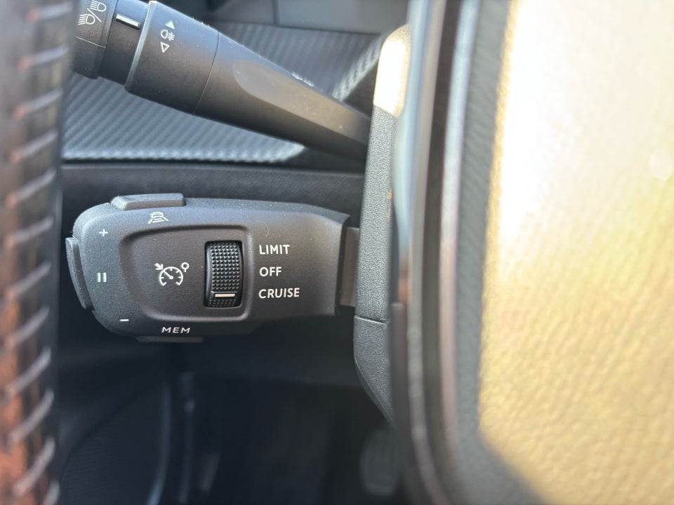 Peugeot 2008 1,5 BlueHDi 100 Allure Pack 5d