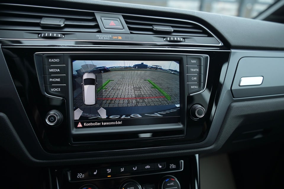 VW Touran 2,0 TDi 150 R-line DSG 7prs 5d