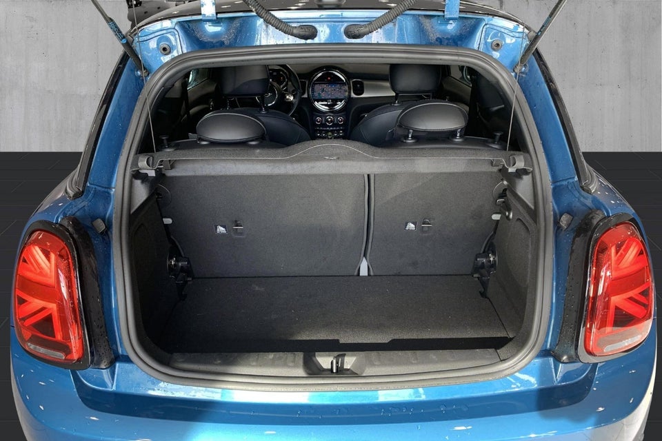 MINI Cooper SE Essential 3d