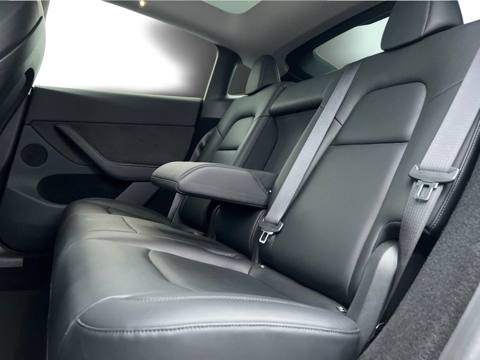 Tesla Model Y Long Range AWD 5d