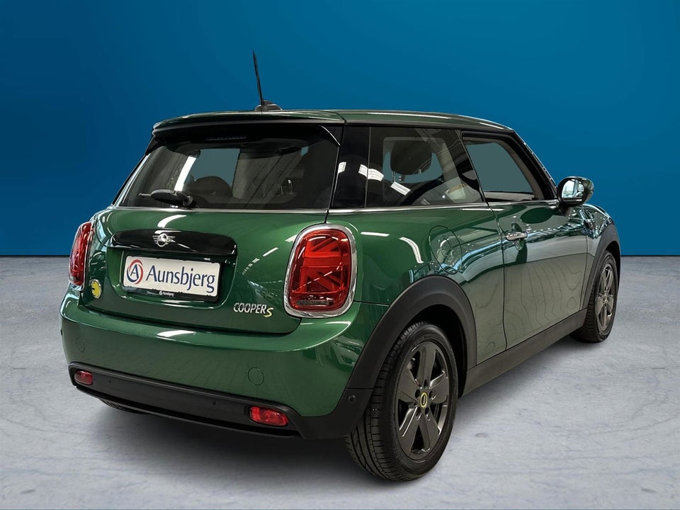 MINI Cooper SE Essential 3d