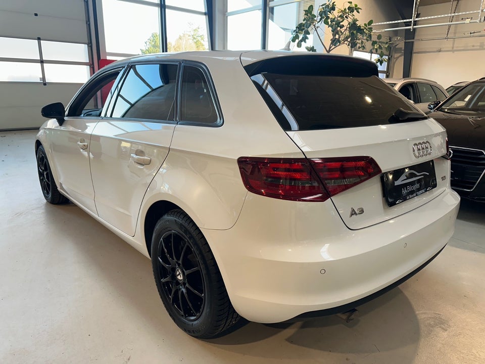 Audi A3 1,6 TDi Ambition Sportback 5d