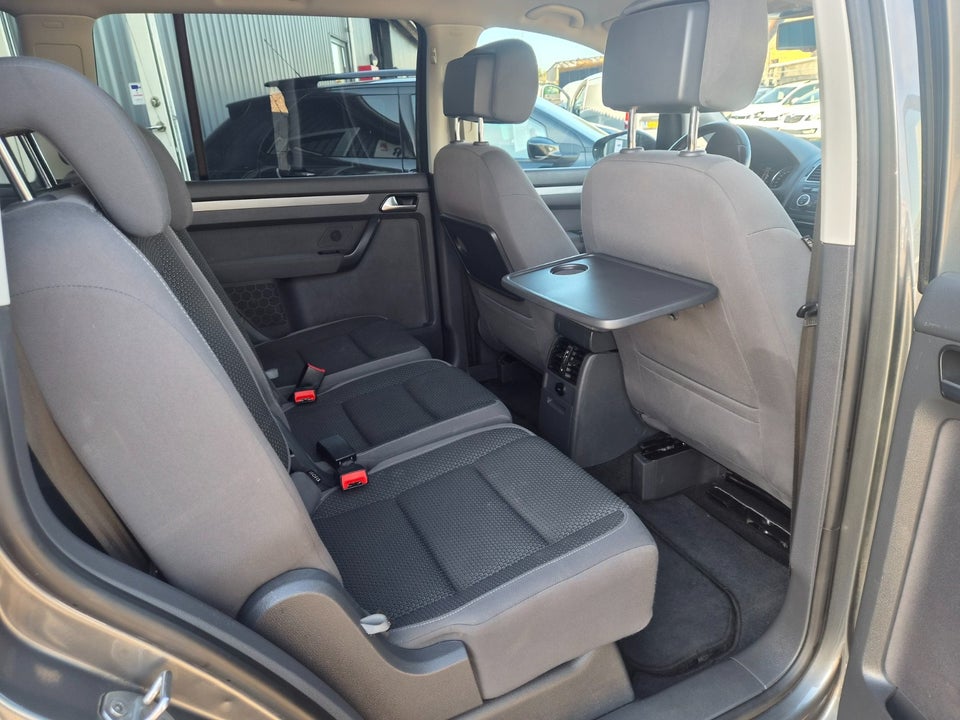 VW Touran 1,6 TDi 105 Comfortline DSG BMT 7prs 5d