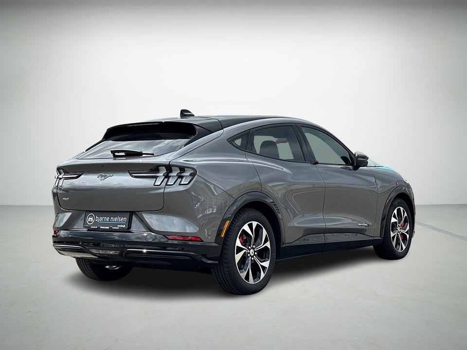 Ford Mustang Mach-E 98 Premium Extended Range AWD 5d