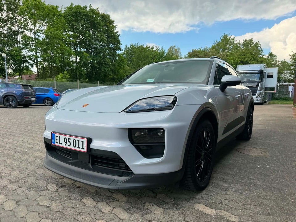 Porsche Macan 4 5d