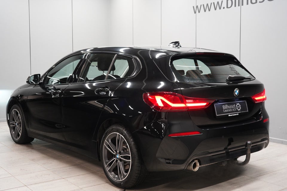 BMW 118i 1,5 Sport Line aut. 5d