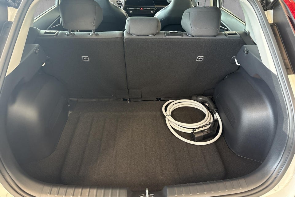 Kia Niro 64 EV Access 5d