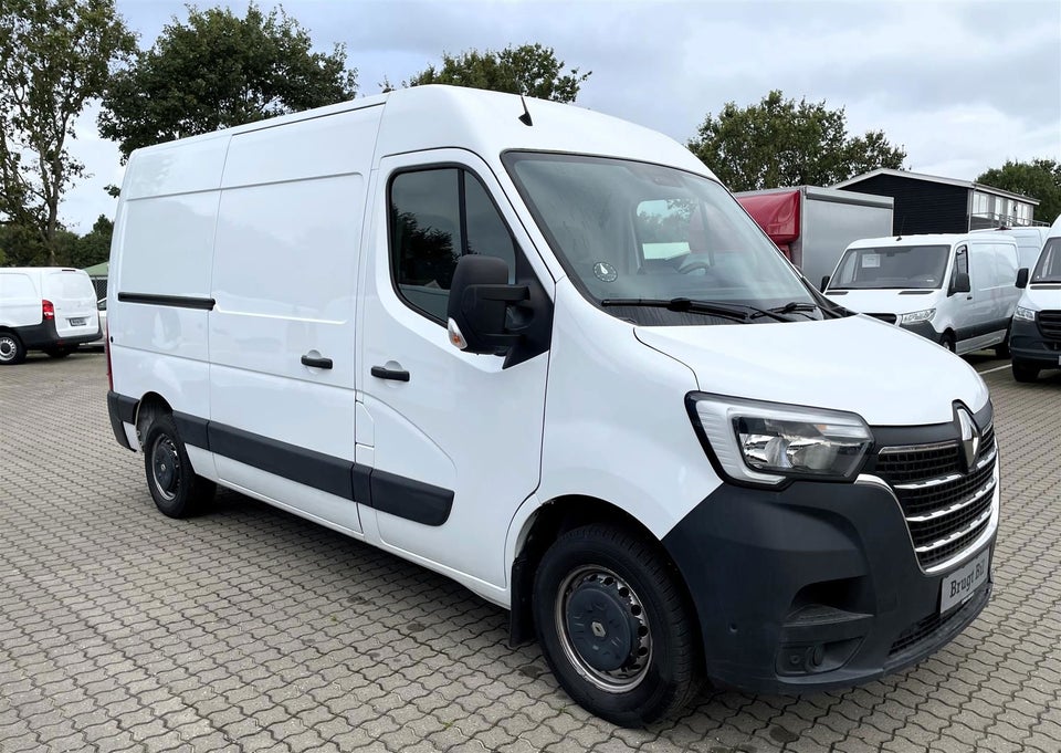 Renault Master IV T33 2,3 dCi 135 L2H2 Kassevogn