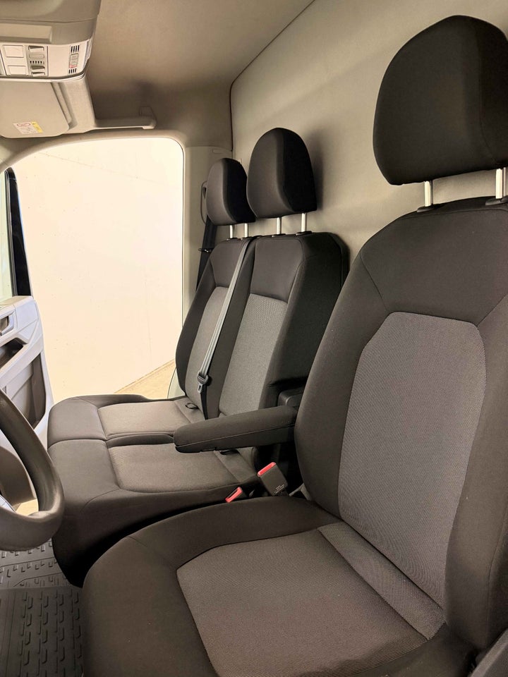 VW Crafter 35 2,0 TDi 177 Kassevogn L3H1 aut.