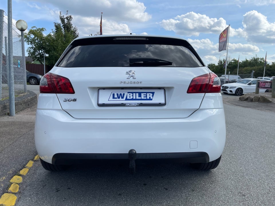 Peugeot 308 1,5 BlueHDi 130 Style 5d