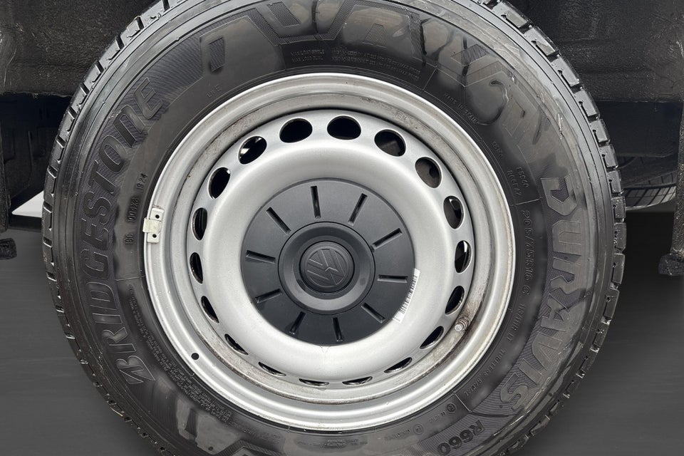 VW Crafter 35 2,0 TDi 140 Kassevogn L3H2 aut.
