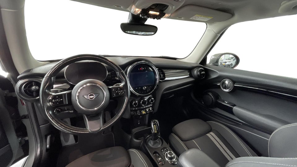 MINI Cooper SE Essential 3d
