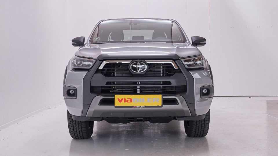 Toyota HiLux 2,8 D T4 Invincible Db.Kab aut. 4d