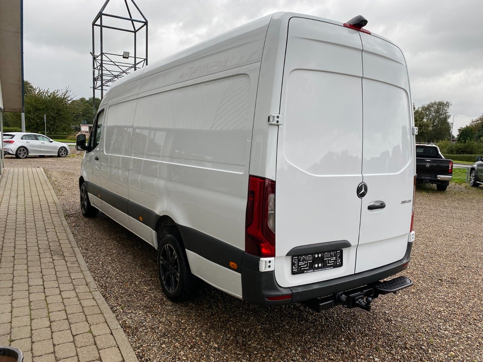 Mercedes Sprinter 319 3,0 CDi A3 Kassevogn aut. RWD