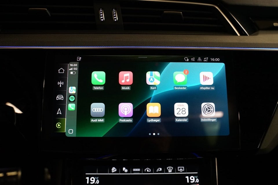 Audi Q8 e-tron 55 S-line quattro 5d