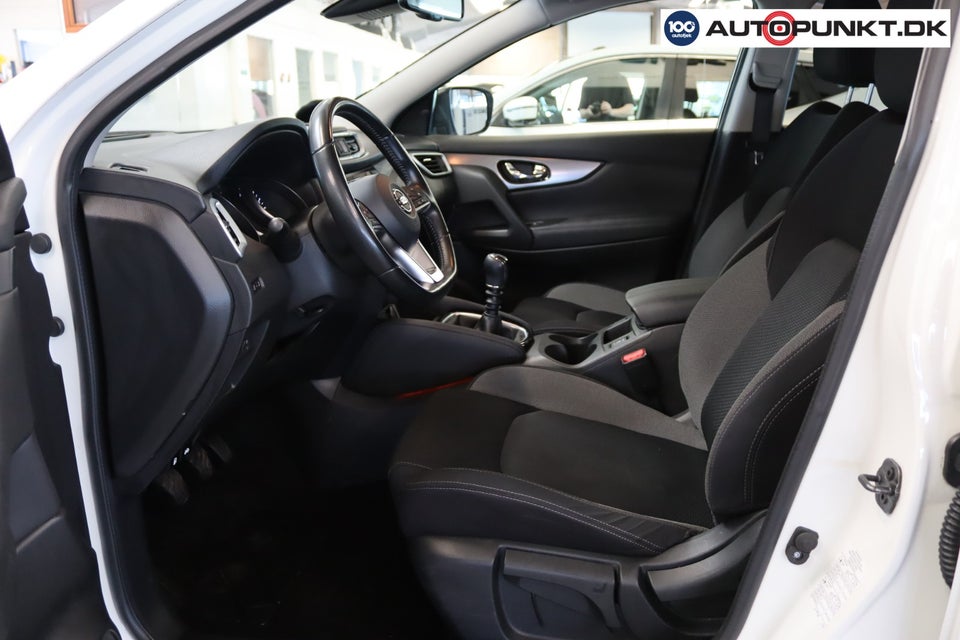 Nissan Qashqai 1,3 Dig-T 140 N-Connecta 5d