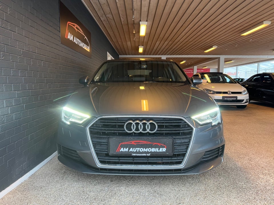 Audi A3 30 TFSi Sportback 5d