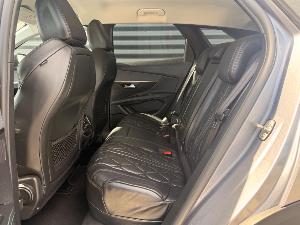 Peugeot 3008 1,6 Hybrid Selection Sport EAT8 5d