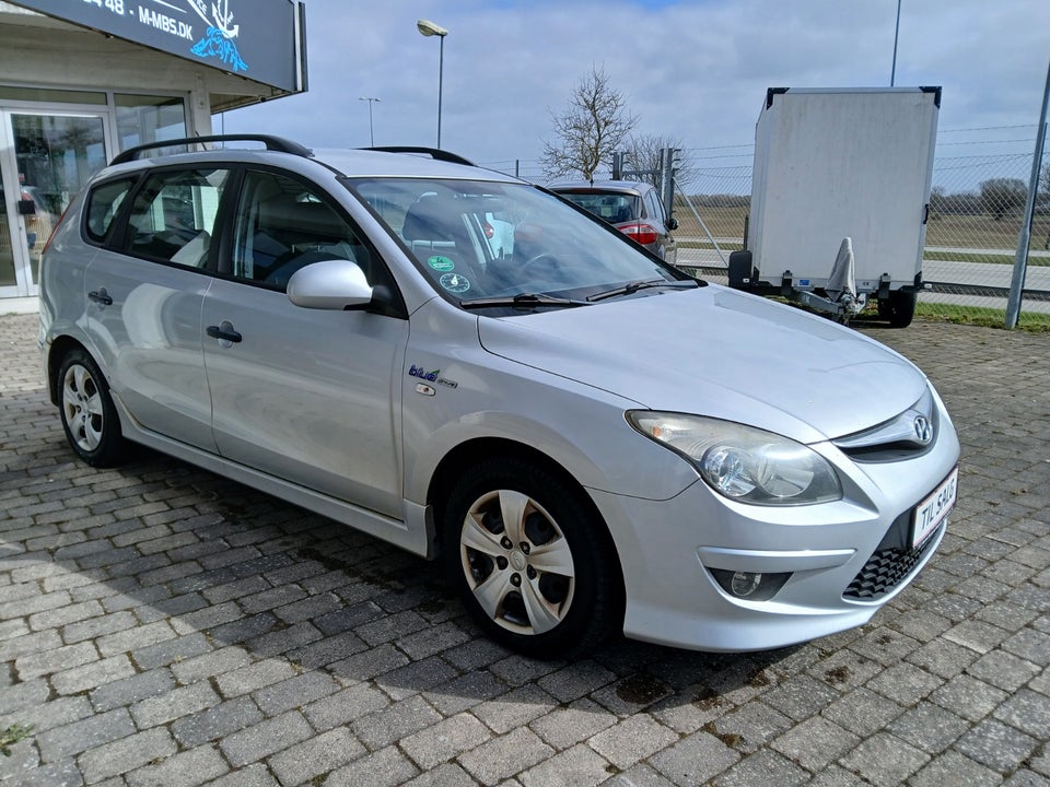 Hyundai i30 1,6 CRDi 90 Blue Drive CW 5d
