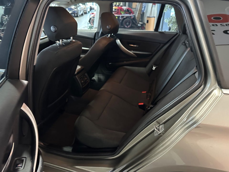 BMW 318i 1,5 Touring 5d