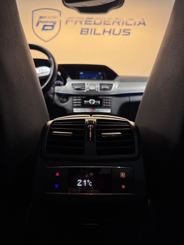 Mercedes E500 4,7 AMG Line aut. 4Matic 4d