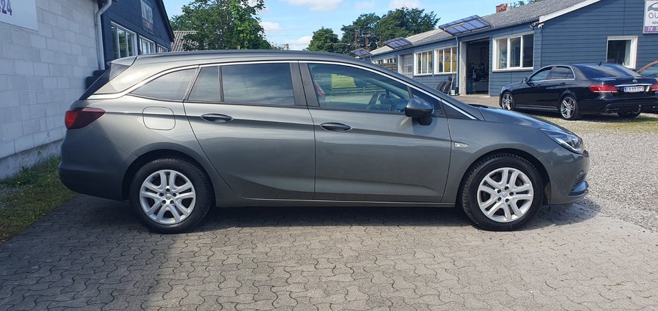 Opel Astra 1,6 CDTi 136 Enjoy Sports Tourer 5d