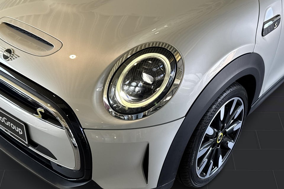 MINI Cooper SE Classic Trim 3d