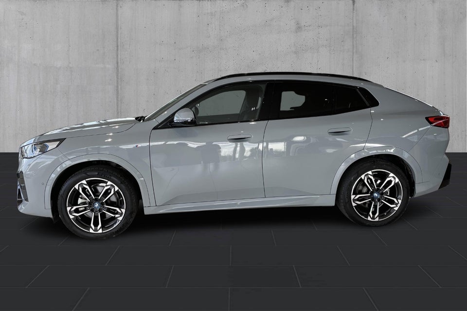 BMW iX2 xDrive30 M-Sport 5d