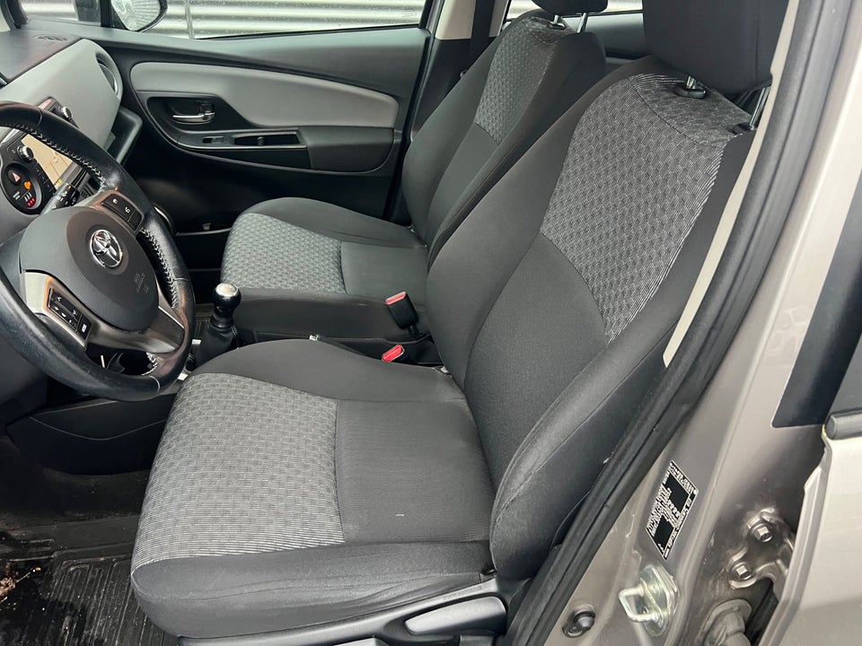 Toyota Yaris 1,0 VVT-i T2 Premium 5d