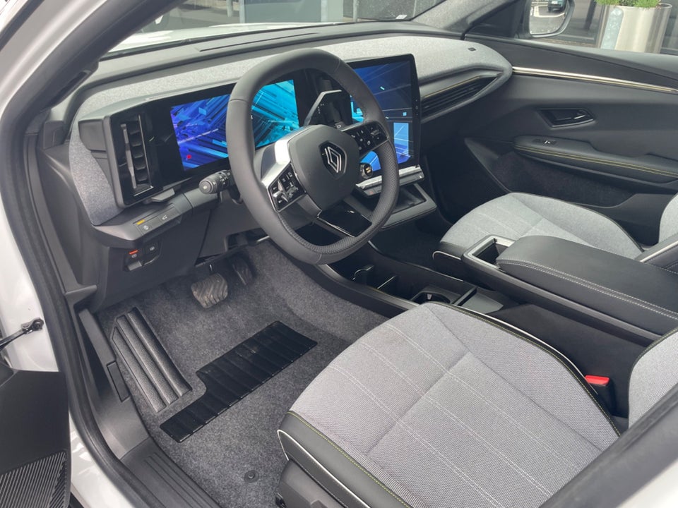 Renault Scenic E-Tech 60 Techno 5d