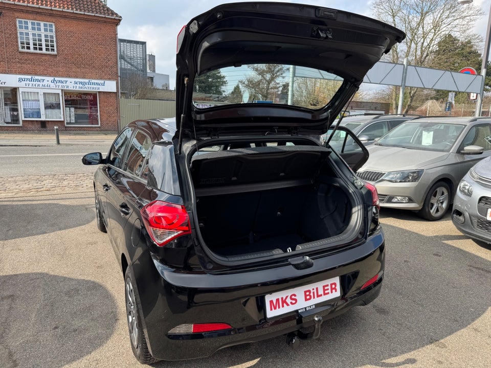 Hyundai i20 1,25 Fresh 5d