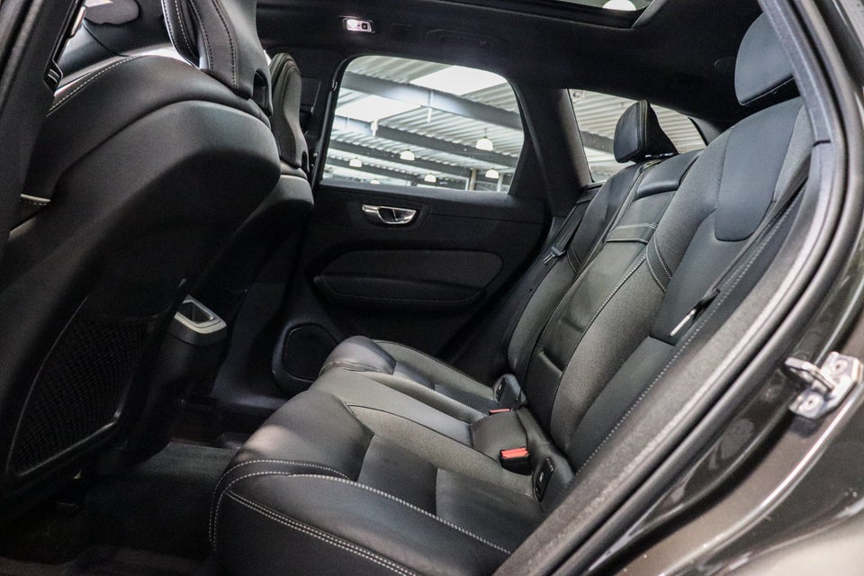 Volvo XC60 2,0 B4 197 R-Design aut. AWD 5d