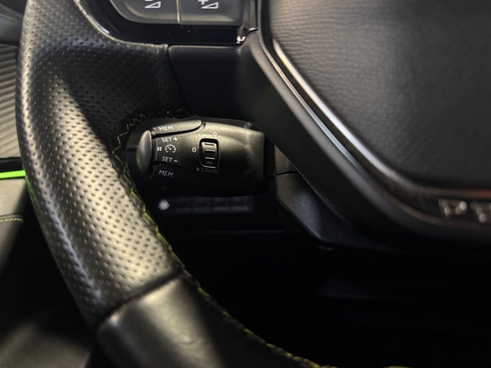 Peugeot e-2008 50 GT 5d