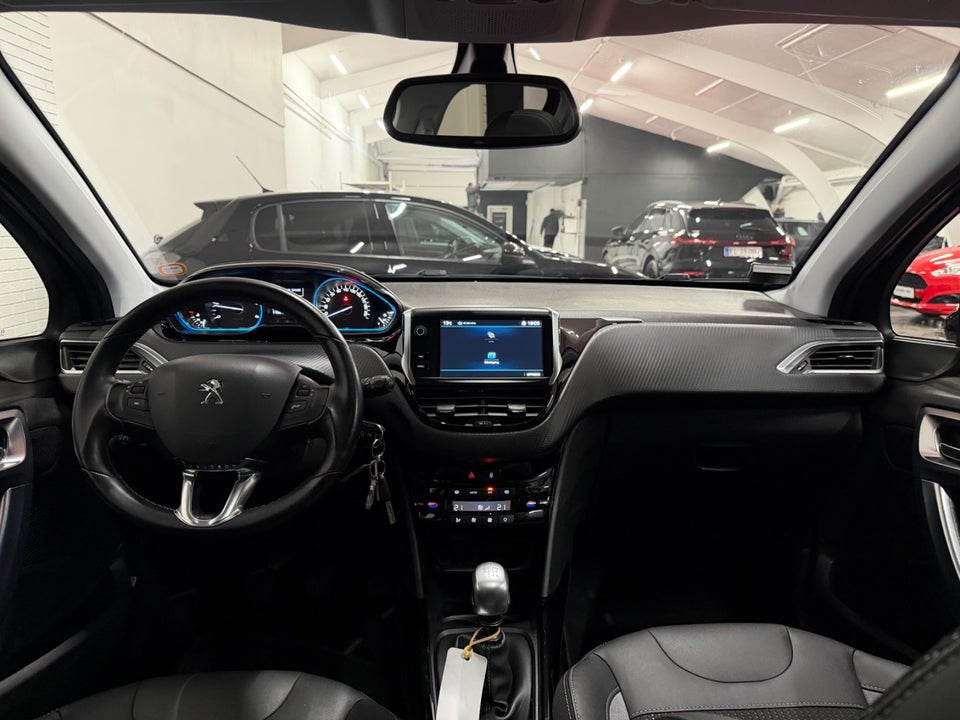 Peugeot 2008 1,5 BlueHDi 100 Allure Sky 5d