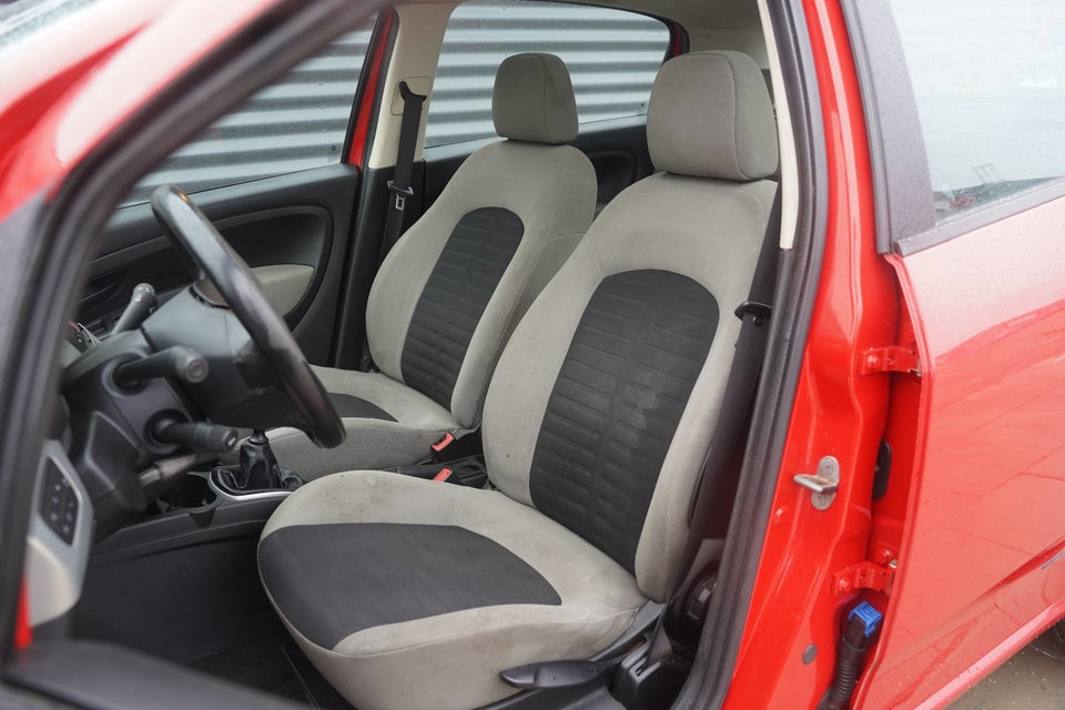 Fiat Grande Punto 1,4 16V Dynamic 5d