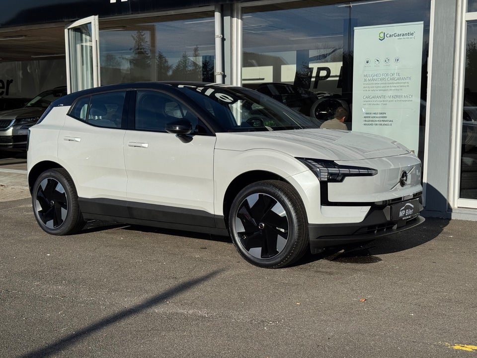 Volvo EX30 Extended Range Plus 5d