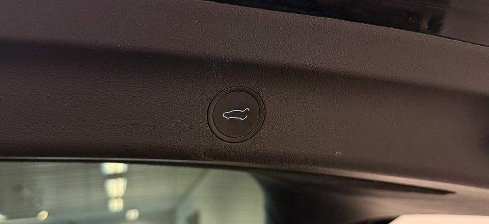 Tesla Model Y Long Range AWD 5d