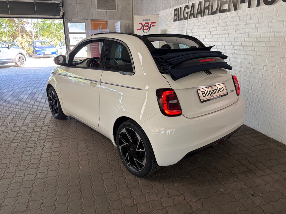 Fiat 500e 42 Icon Cabrio 2d