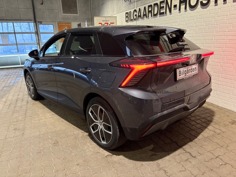 MG 4 77 Luxury Extended Range 5d