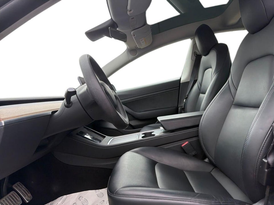 Tesla Model 3 Standard Range+ RWD 4d