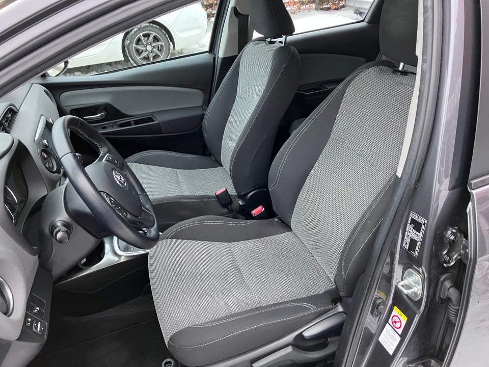 Toyota Yaris 1,5 Hybrid H1 e-CVT 5d