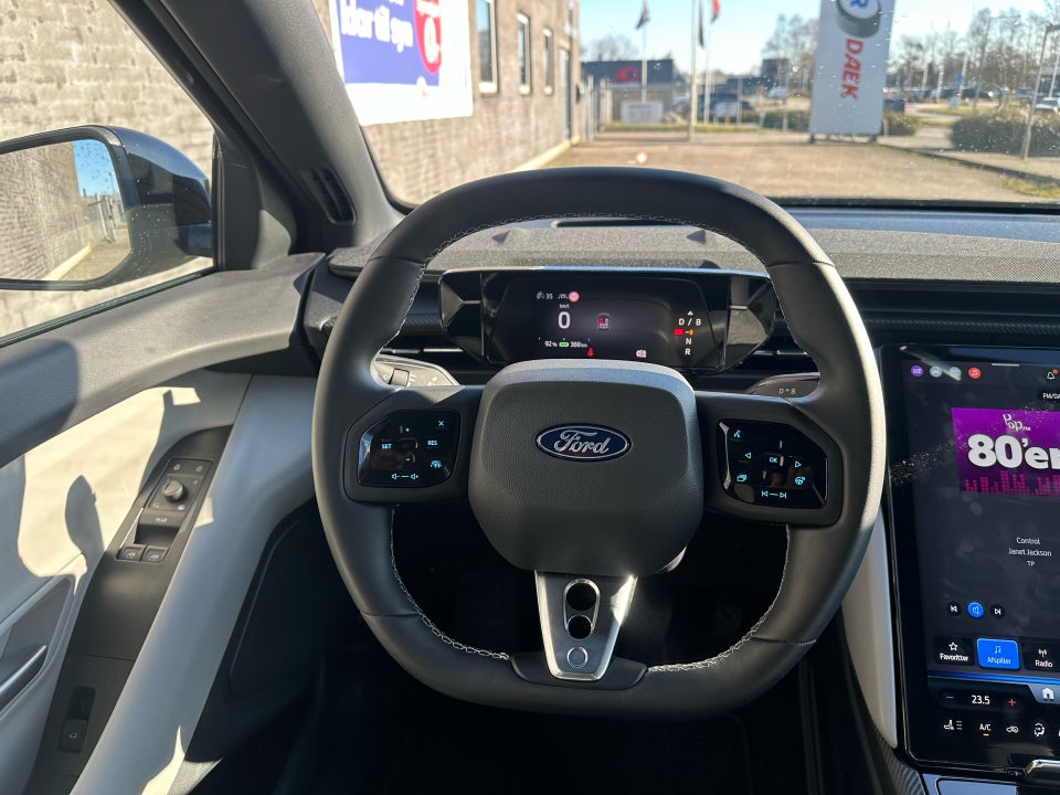 Ford Capri 82 Premium Extended Range 5d