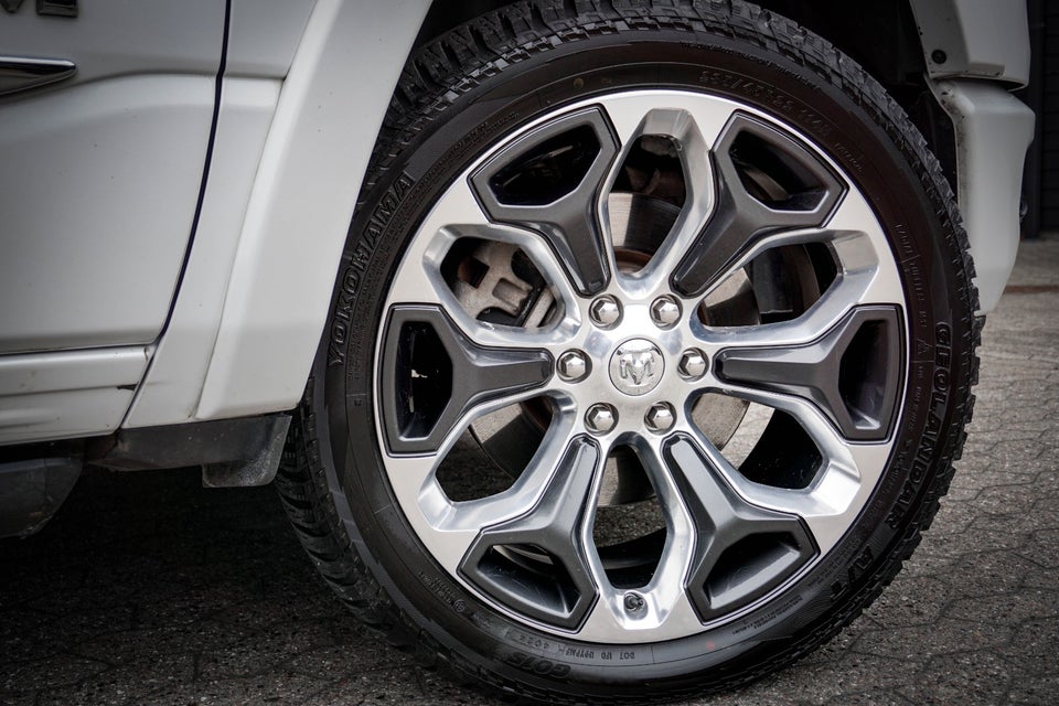 Dodge RAM 1500 5,7 eTorque Limited Crew Cab aut. 4d