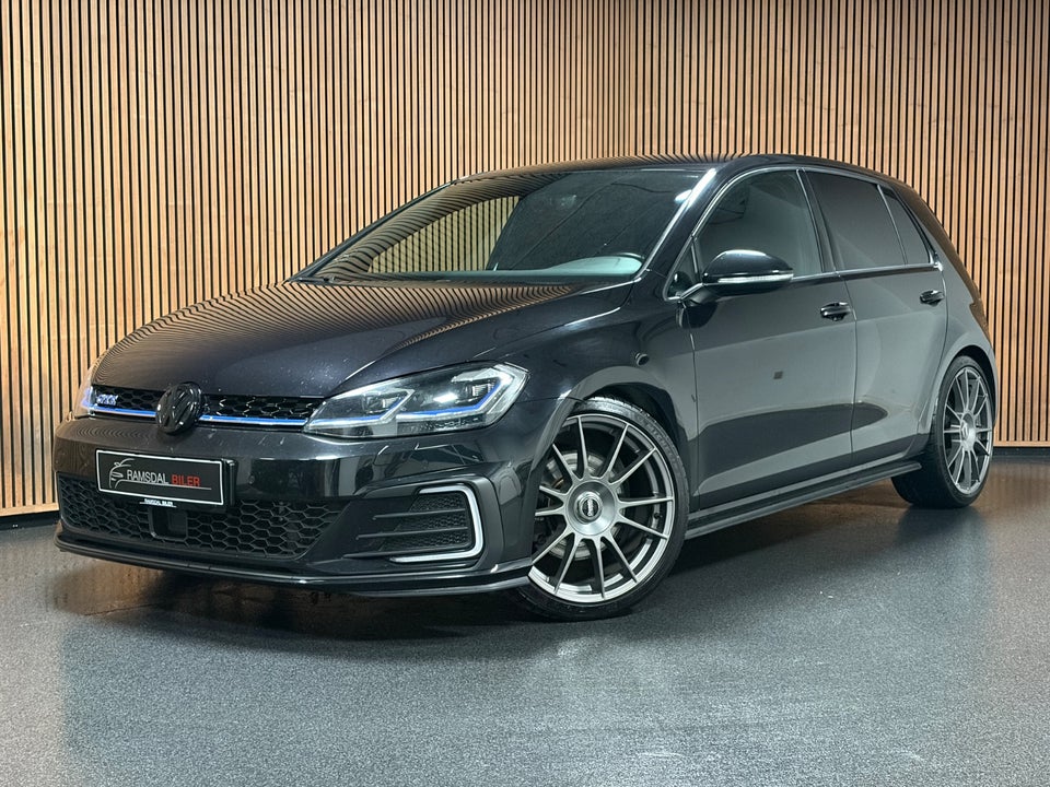 VW Golf VII 1,4 GTE DSG 5d