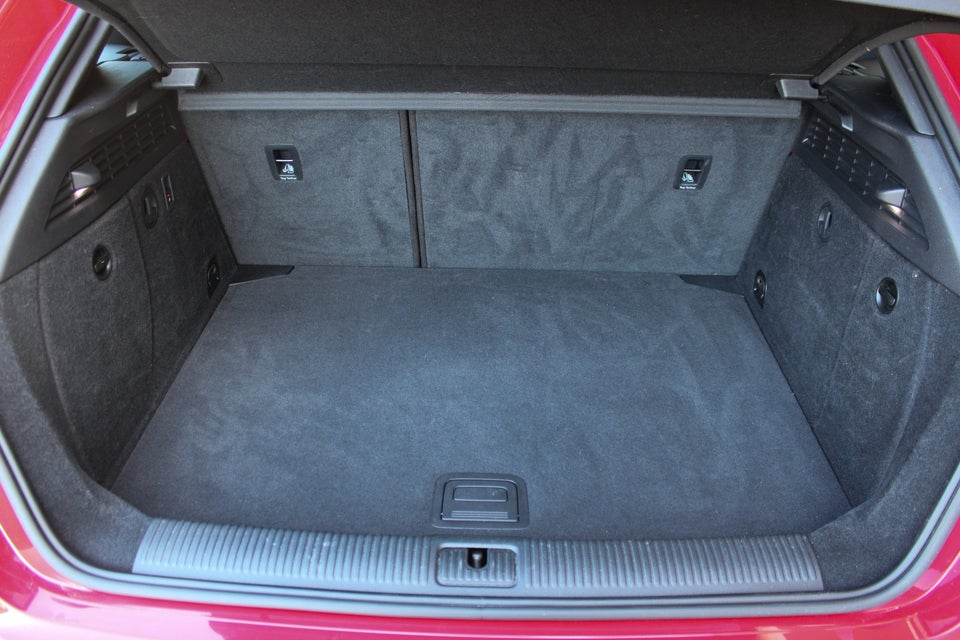 Audi A3 1,4 e-tron S-line Sportback S-tr. 5d