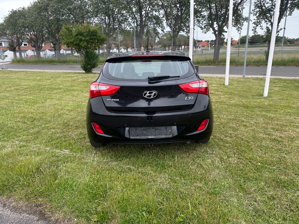 Hyundai i30 1,6 GDi Premium 5d