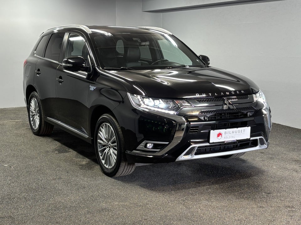 Mitsubishi Outlander 2,4 PHEV Instyle CVT 4WD 5d