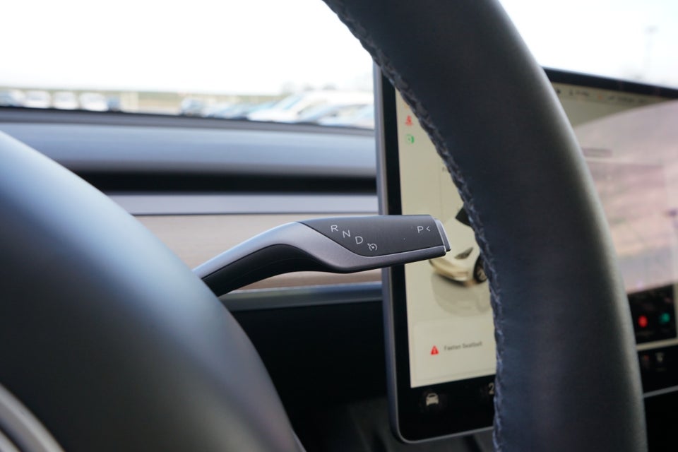 Tesla Model Y Long Range AWD 5d