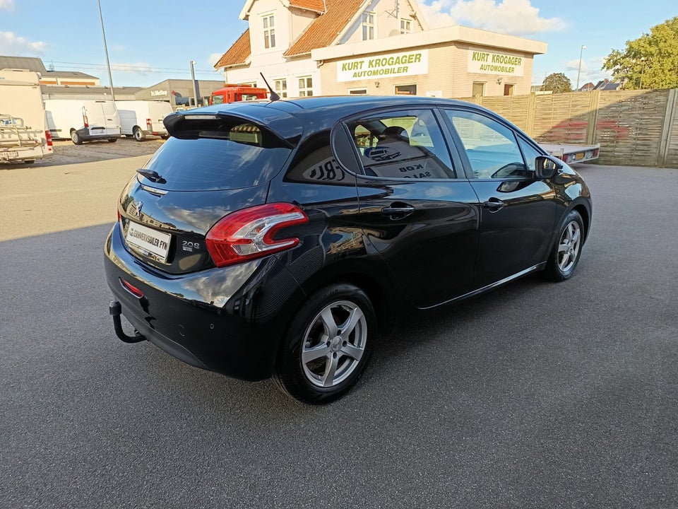 Peugeot 208 1,6 e-HDi 92 Active 5d